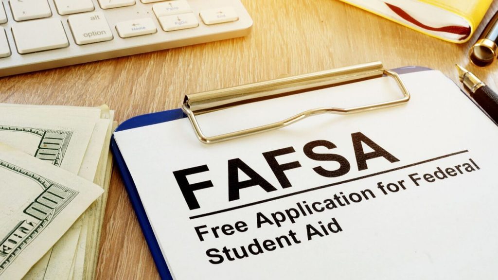 FAFSA reminder graphic